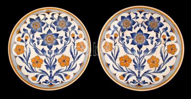 Schwaz tányérok (2db), kézzel festett, jelzett, egyiken apró máz hibával, d:26 cm