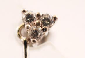 Ezüst fülbevaló apró kövekkel, Ag., br.: 1,8gr., jelzett  /Silver Earrings with small stones, Ag, Br...