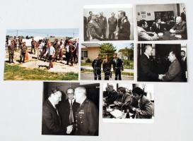 cca 1980-1995 7db fotó politikusokról, katonai vezetőkről, többek közt: Kádár János, Losonczi Pál, Oláh István, Raffay Ernő, Pozsgay Imre, Für Lajos, Keleti György, stb.)