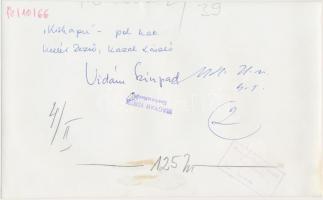 cca 1972 Jelenet a Vidám Színpad "Kiskapu" c. politikai kabaréjának előadásából. A képen K...