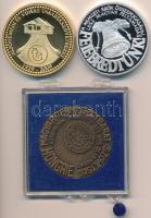 3db emlékérem: 2006. "Felébredtünk / Az 1956-os forradalom emlékére" ezüstözött fém emlékérem (42,5mm) + 2009. "Alsónémedi és Vidéki Takarékszövetkezet" aranyozott fém emlékérem dísztokban (42,5mm) + DN "Magyar Természetbarát Szövetség / Nemzetközi Duna Túra" Br emlékérem plasztiktokban (42,5mm) T:PP,1,1-