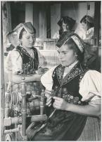 cca 1973 Régi paraszti esküvő és lakodalom.  3 db fotó. Langer Klára felvételei. A hátoldalon pecsét...