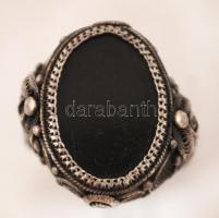 Ezüst(Ag) gyűrű filigrán díszítéssel, törött, jelzett, méret: 62, br: 7,7 g