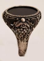 Ezüst(Ag) gyűrű filigrán díszítéssel, törött, jelzett, méret: 62, br: 7,7 g