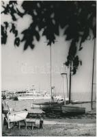 cca 1971 Balatonfüredi életkép. 2 db sajtófotó. A hátoldalon pecséttel, feliratozva. 21x18, illetve ...