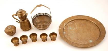 Réz tétel: kiöntő, kosárka, tálca, stb., összesen:9 db