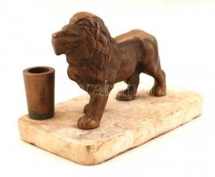 Bronz oroszlán, alabástrom talapzaton, jelzés nélkül, m:11,5 cm, h:15 cm