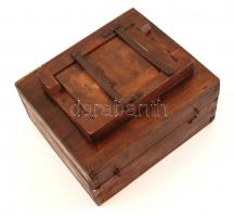 Antik fotós doboz, fa, tele filmekkel, 24×21 cm