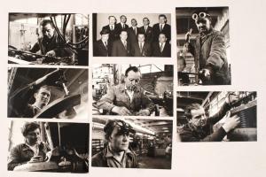 cca 1975 A Láng Gépgyár Állami Díjas "Május 1" szocialista brigádja. 8 db fotó. Hátoldalukon pecséttel. 1 db pecséttel jelzett, Szebellédy Géza felvétele.