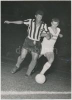 cca 1961 Botafogo - Újpesti Dózsa mérkőzés. Novotta Ferenc felvétele. Hátoldalon pecséttel jelzett. 18,5x13 cm.
