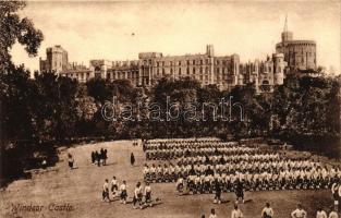Windsor, Windsor Castle grounds, Highlander soldiers in Kilt