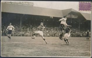 cca 1930-1940 Jelenet egy futballmeccsről, Goldmann Gyula fényképészeti intézete, pecséttel jelzett,...
