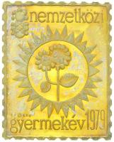 1979. Nemzetközi Gyermekév alkalmára kiadott Au bélyegérem (3.80g/0.585) T:2 (PP) oxidáció Hungary 1979. International Year of the Child commemorative gold stamp medallion (3.83g/0.585) C:XF (PP) oxidation