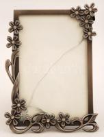 Modern virágos fém képkeret, belső:15×10 cm, külső:16×12 cm