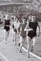 Sportolók(úszók, vívók, stb.), 7 db fotó, 13x18 cm