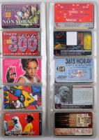 150 darabos telefonkártya-gyűjtemény gyűrűs berakóban, nagyrészt az 1990-es évekből