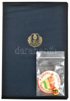 ~1980. "Csepel Vas- és Fémművek - 40 éves törzsgárda tagjának" fém plakett (85x43mm) + ado...