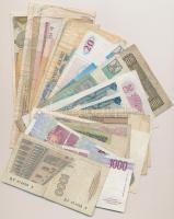 30db-os vegyes külföldi bankjegy tétel, közte Bulgária, Észtország, Olaszország, Vietnam T:vegyes 30pcs of various banknotes, including Bulgaria, Estonia, Italy, Vietnam C:mixed
