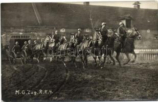 1934 - 4. (Preußisches) Reiter-Regiment, Photo-Verlag Fr. Wisskirchen, Berlin / German cavalry regiment by the stalls, photo