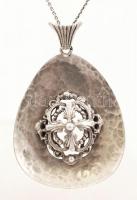 Ezüst(Ag) medált ezüst(Ag) láncon, jelzett, h: 44 cm, 11,5 g