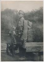 Az önkéntes lengyel légió egyik tagja tábori felszereléssel, fotó verzón feliratozva, 16x11cm