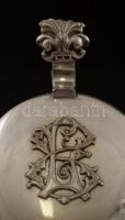 Söröskorsó ezüstözött alpakka tetővel (monogrammal), üveg test gravírozott, apró csorbával, m:17 cm