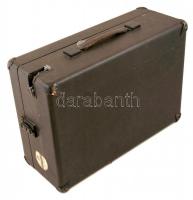 Hordozható belső tölcséres Sternberg gramofon, jelzett, jó állapotban, 29x41x16 cm