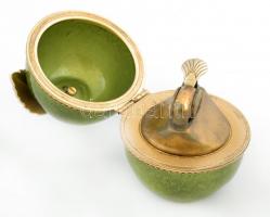 Evans zöld alma alakú öngyújtó, jelzett, szép állapotban, m: 7,5 cm, d: 6 cm