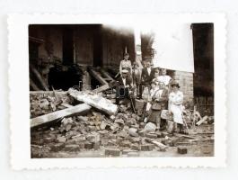 1939 Beszkid-i (Kárpátalja) szétlőtt turistaház, fotó verzón feliratozva, 6x9cm