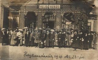 1910 Hajdúnánás, hölgyek csoportképe a vasútállomás előtt, photo