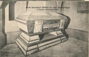 Kassa, Kosice; Gróf Bercsényi Miklós és neje sarkophágja a székesegyházban / tombs on the cathedral, interior