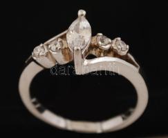 Ezüst(Ag) gyűrű cirkónia díszítéssel, jelzett, méret: 56 br: 4,1 g