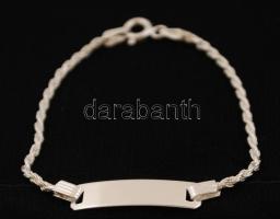 Ezüst(Ag) fiú karkötő, véshető kis táblával, jelzett, h: 14 cm,  2,5 g