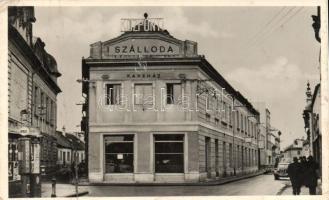 Komárom, Komarno; Tromler Miklós Központi szállodája, étterme és kávéháza / hotel, restaurant and cafe, automobile (fa)