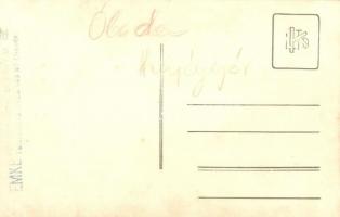 A Dunai Flotilla feldíszített őrnaszádjai ünnepségen az Óbudai hajógyár előtt. Emke Fotószalon / Don...