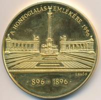 Lebó Ferenc (1960-) 1996. "A honfoglalás emlékére / Árpád Nagyfejedelem" aranyozott emléké...