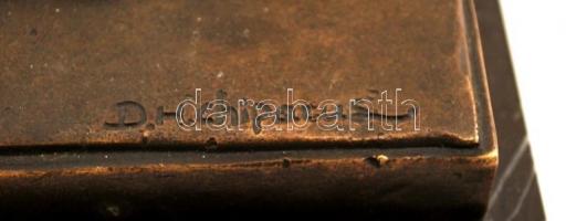 D.H. Chiparus jelzéssel: Táncosnő. Bronz, márvány talapzaton,  későbbi utánöntés,  m:24 cm, h:32 cm