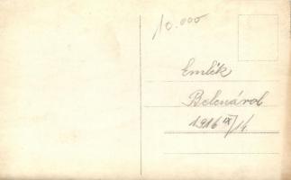 1916 Belene, egy uszály legénysége marhavágás közben / Belene, Bulgaria; crew of a barge slaughterin...