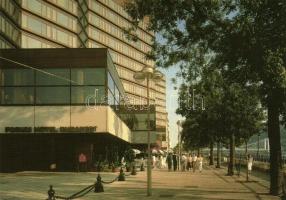 137 db MODERN használatlan magyar városképeslap több ismétlődő darabbal, nagy alakú lapokkal; Budape...