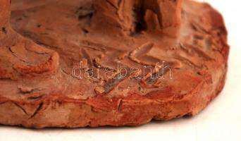 Benczédi Sándor (1912-1997): Házasélet. Égetett agyag, jelzett, apró lepattanással,  m:20 cm