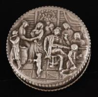 Táncoló kiskutyás jelenetes ezüst gyógyszeres szelence, gyógyszeradagolós, Ag., nettó: 17,1gr,  jelzett, 3,5cm/ Small dog dancing scenes silver casket with medication, medicine dispenser, Ag, net. 17.1gr, marked, 3,5cm