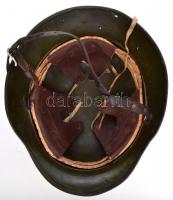 II. világháborús hadisisak bőrszíjas csattal