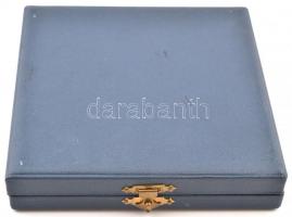 Papp László (1947-) 1988. "Első királyunk Szent István halálának 950. évfordulóján a Szent Jobb...