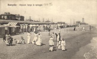 Senigallia, Capanni lugo la spiaggia / Huts along the beach (EK)