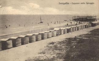 Senigallia, Capanne sulla spiaggia / Huts along the beach (EK)