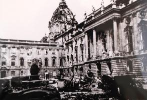 1945 Budapest romokban, dr. Kunszt János (1892 -1960) 51 db korabeli felvételéről készült modern nag...