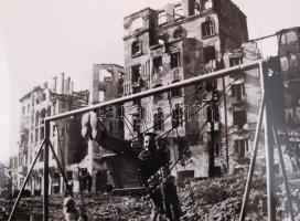 1945 Budapest romokban, dr. Kunszt János (1892 -1960) 51 db korabeli felvételéről készült modern nag...