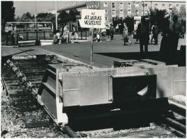 cca 1975 Budapest, Örs vezér tere, HÉV végállomás, 3 db vintage fénykép, 18x24 cm