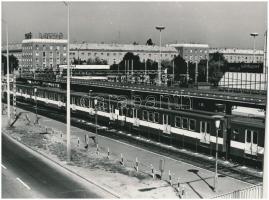 cca 1975 Budapest, Örs vezér tere, HÉV végállomás, 3 db vintage fénykép, 18x24 cm