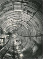 cca 1962-1970 Budapest, metró alagutak, némelyik datált vagy feliratozott, 13 db vintage fénykép, 13x18 cm és 18x24 cm